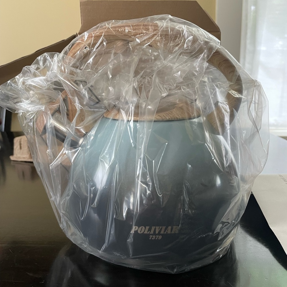 Blue Whistling Tea Kettle - Picture 2 of 5